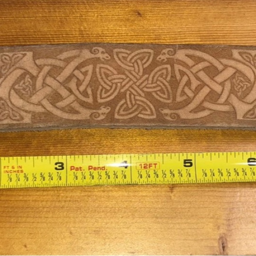 Celtic leather cuff - Picture 3 of 3